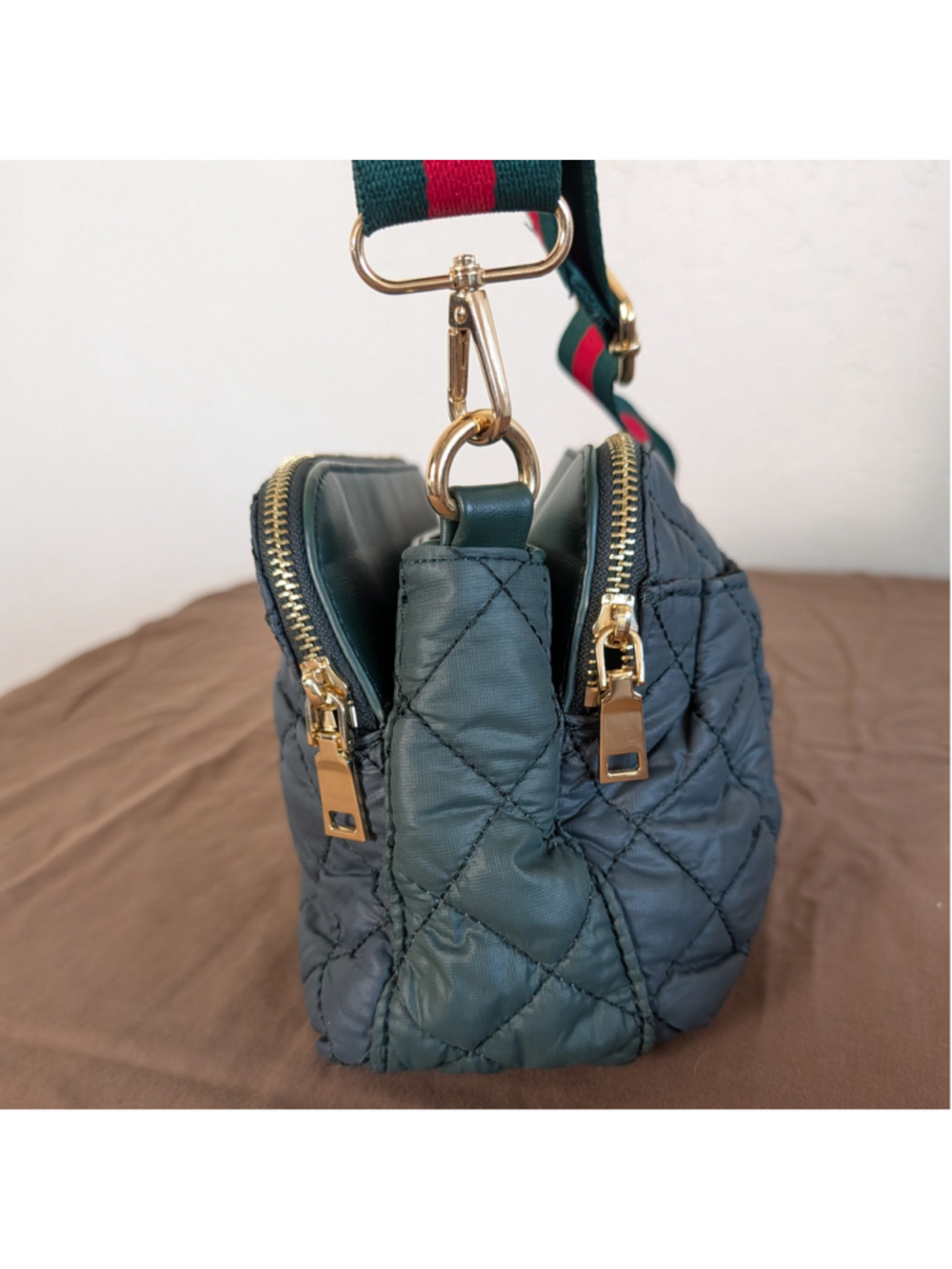 Urban Expressions Quilted Puffer Crossbody Green Red Stripe Strap Gold Hardware - Picture 6 of 16